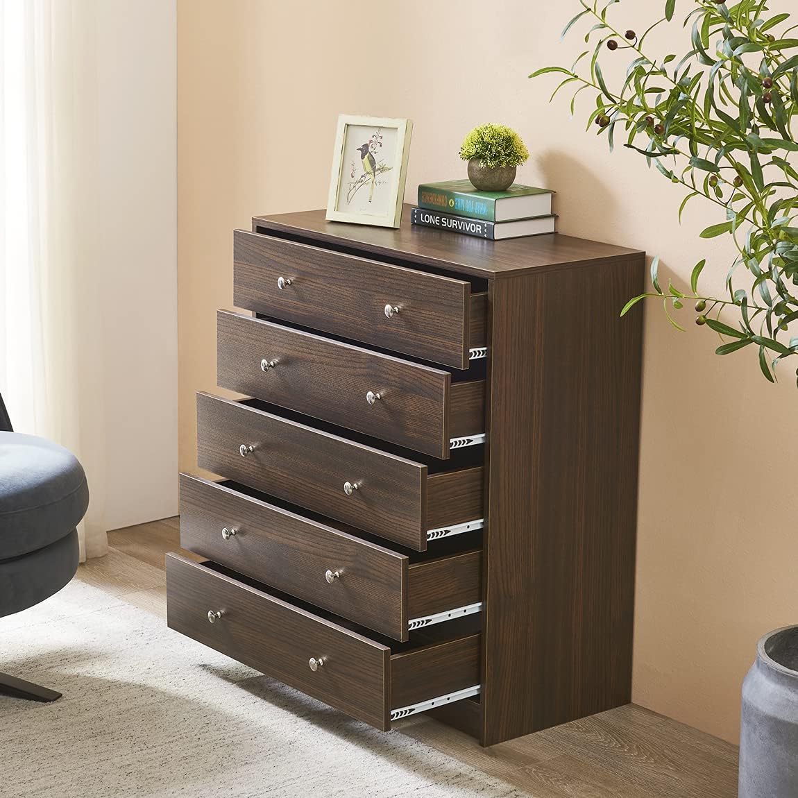 White 5 Drawer Wood Dresser V111