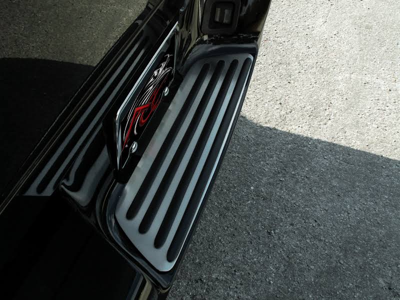 Brushed Bumper Step H308206