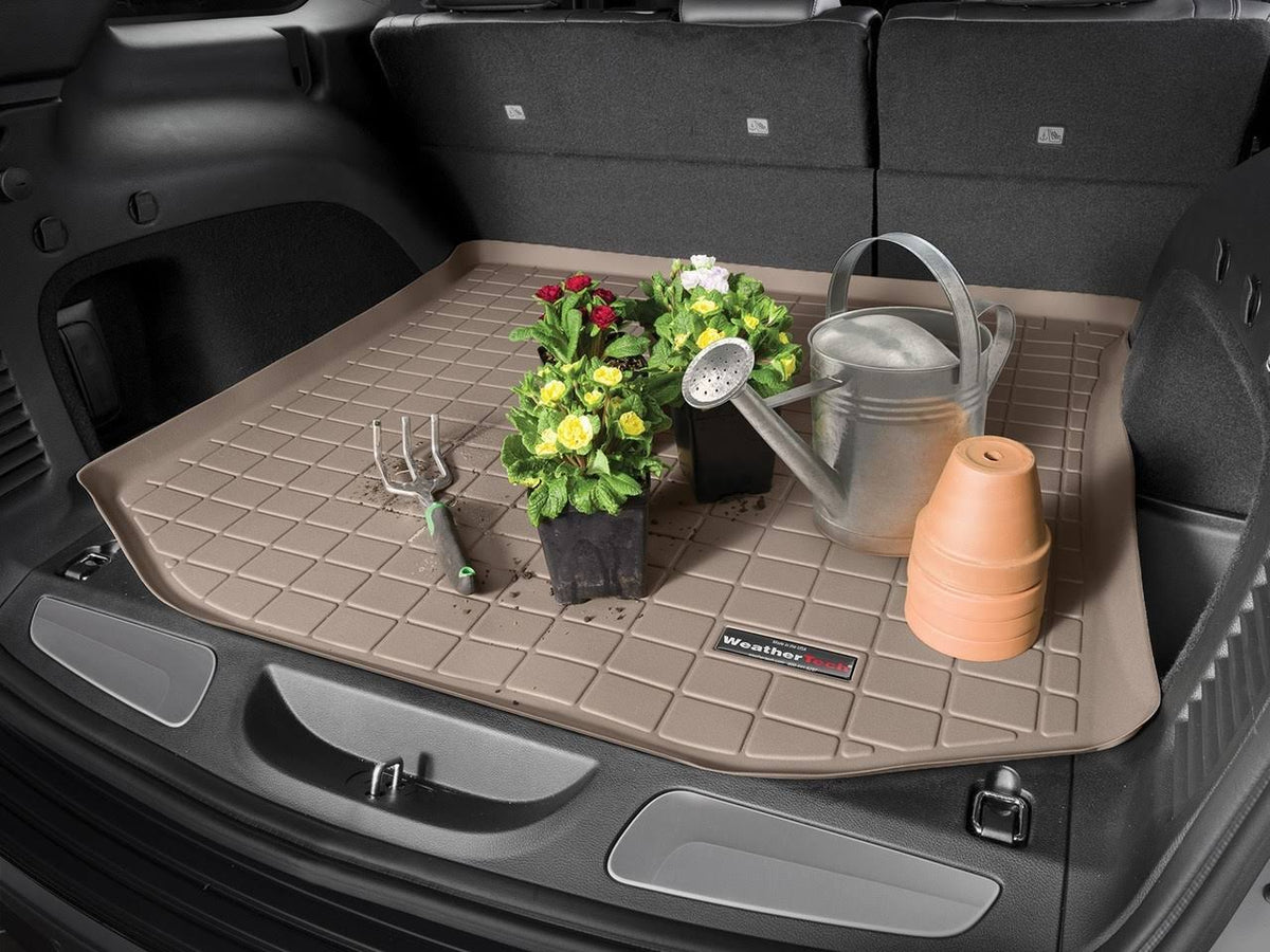 Black Cargo Liner J68063